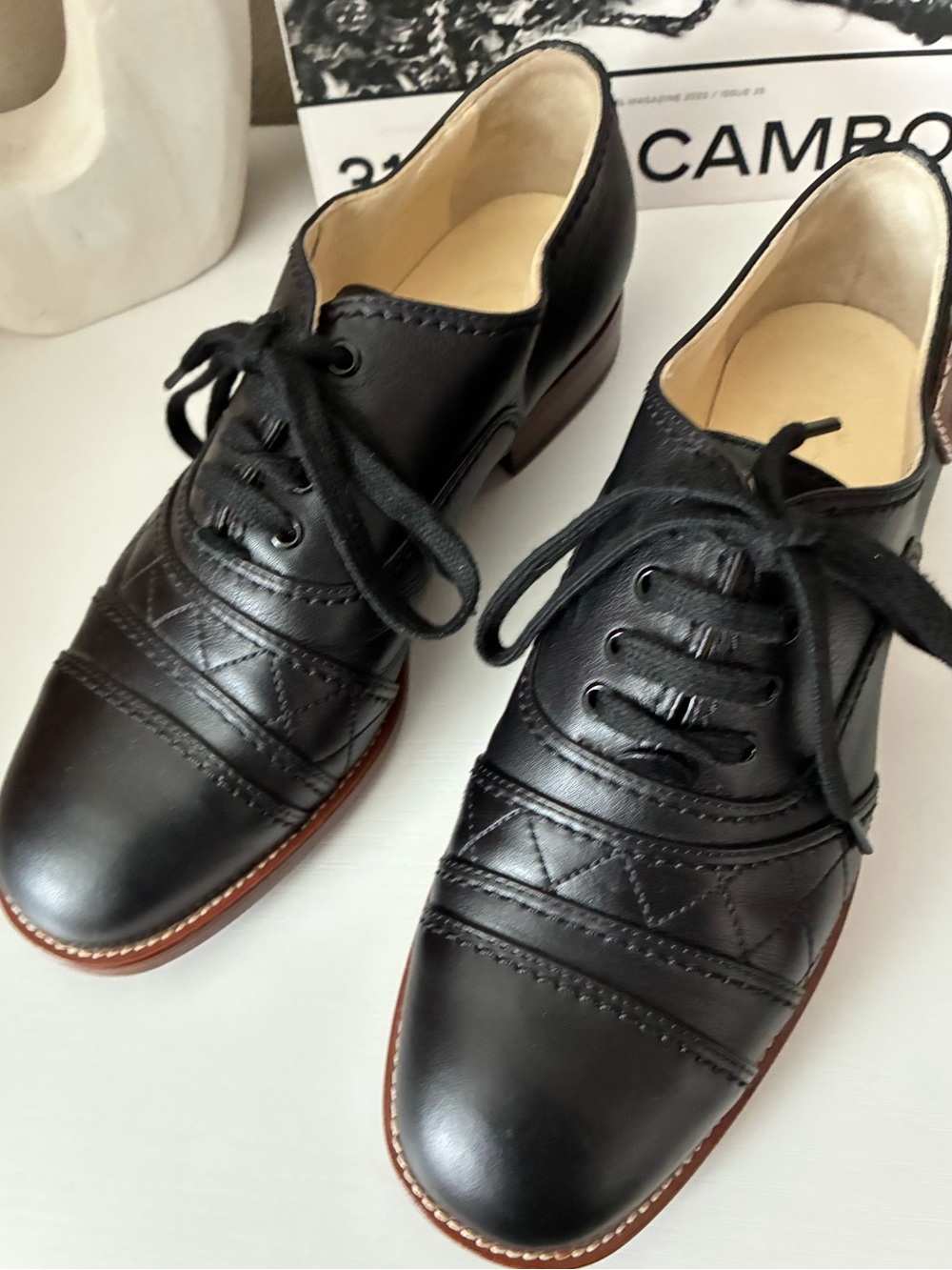 CHANEL Black Leather Women's Oxford Lace-Up Shoes with Brown Trim - Picture 4 of 6